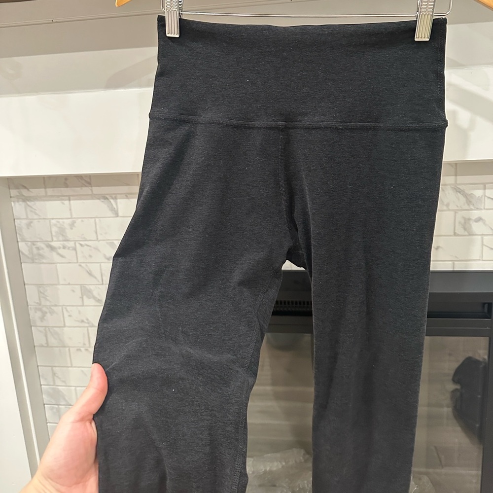 Beyond Yoga Black grey Leggings - Picture 2 of 6